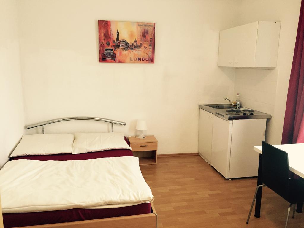 Hotel Westend Köln Oda fotoğraf